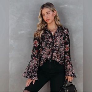 Vici Find Love Again Floral Bell Sleeve Top Size Medium